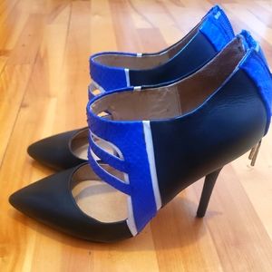 L.A.M.B pointed shoe